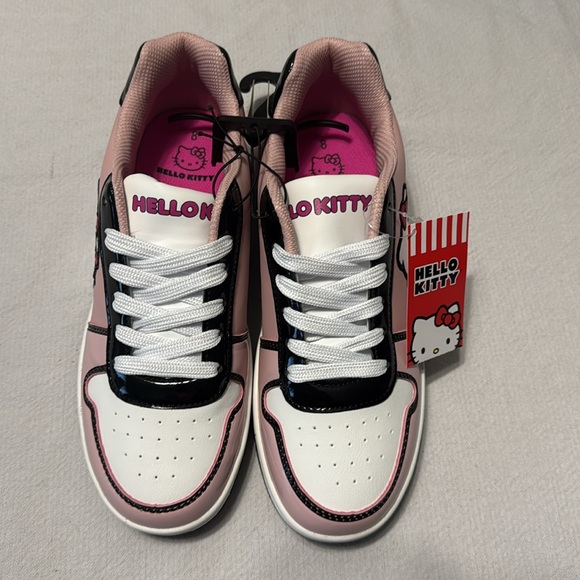 Hello Kitty (Sanrio) Women’s Size 8 Pink, Black, and White Lace-Up Sneakers NWT - Picture 5 of 11